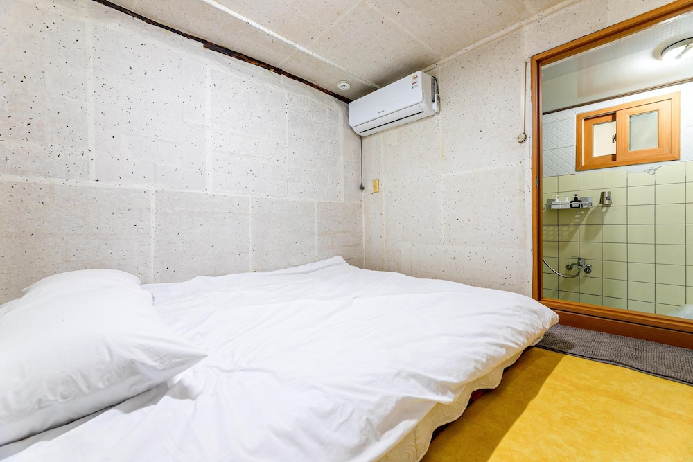 Gyeongju Seokgulam Pension view 4