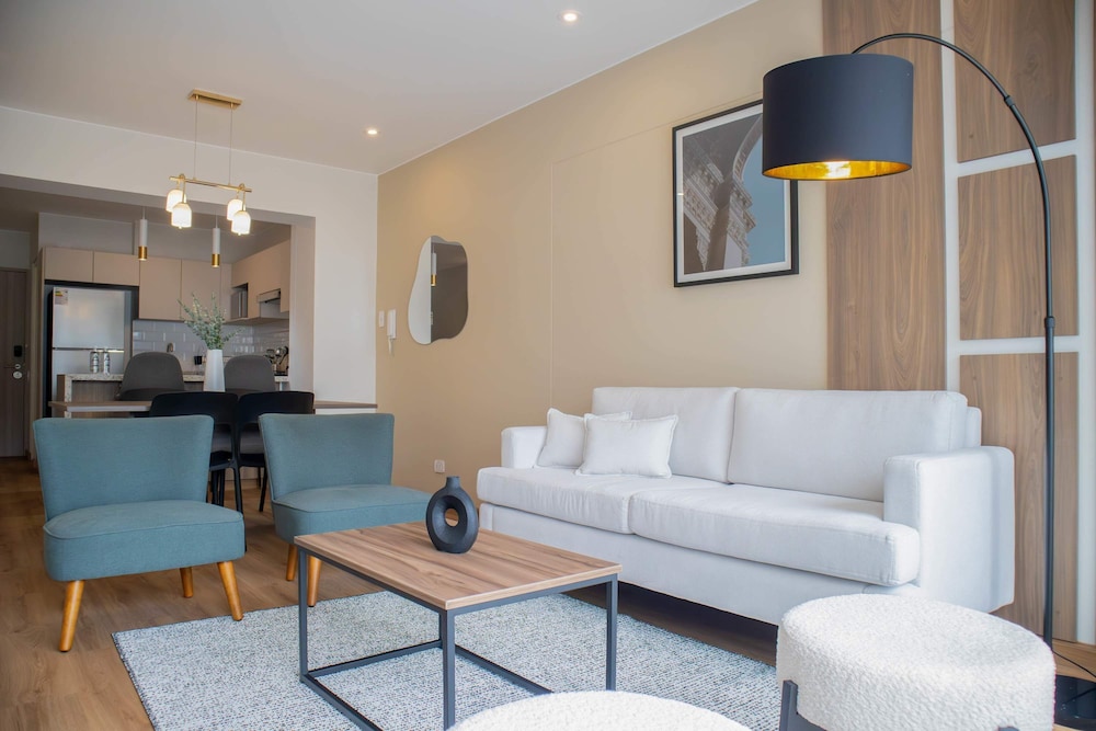 Beautiful 2BR With Fantastic Pool in Miraflores