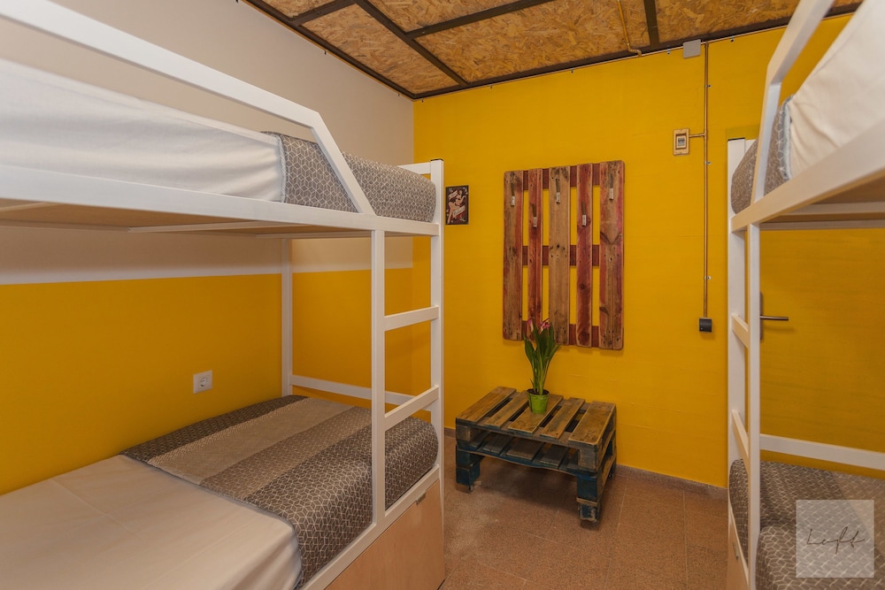 LOFT HOSTAL Group 73