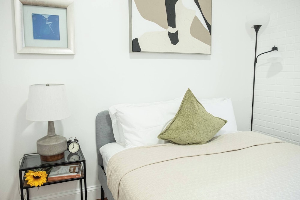 Stylish One Bedroom Apt on UES