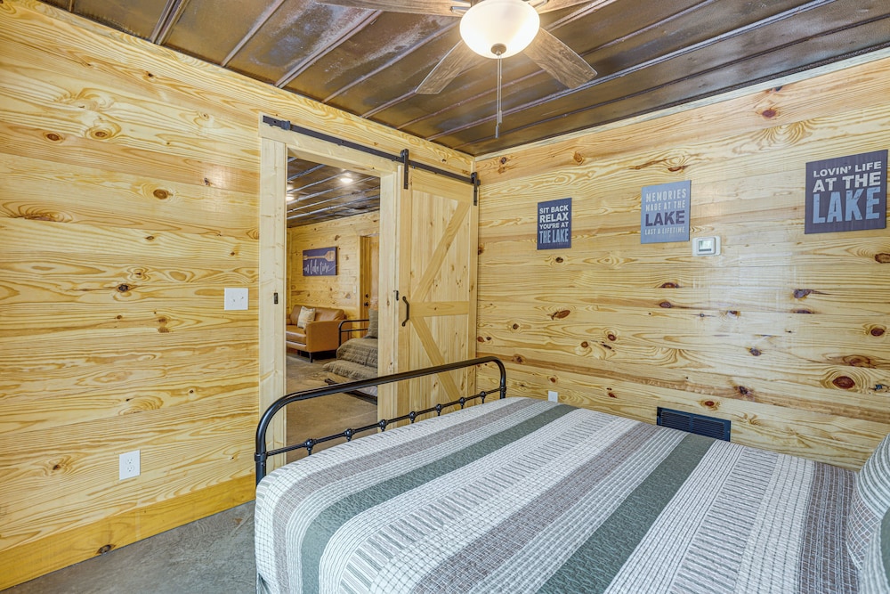3 Mi to Water: Logan Martin Lake Cabin Getaway