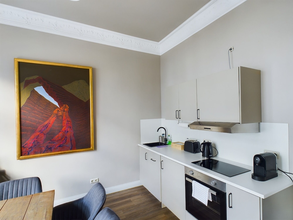 Art Apartments