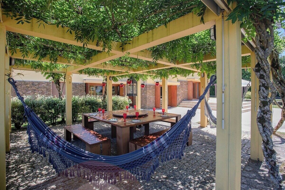 Liiiving in Caminha Countryside Pool House