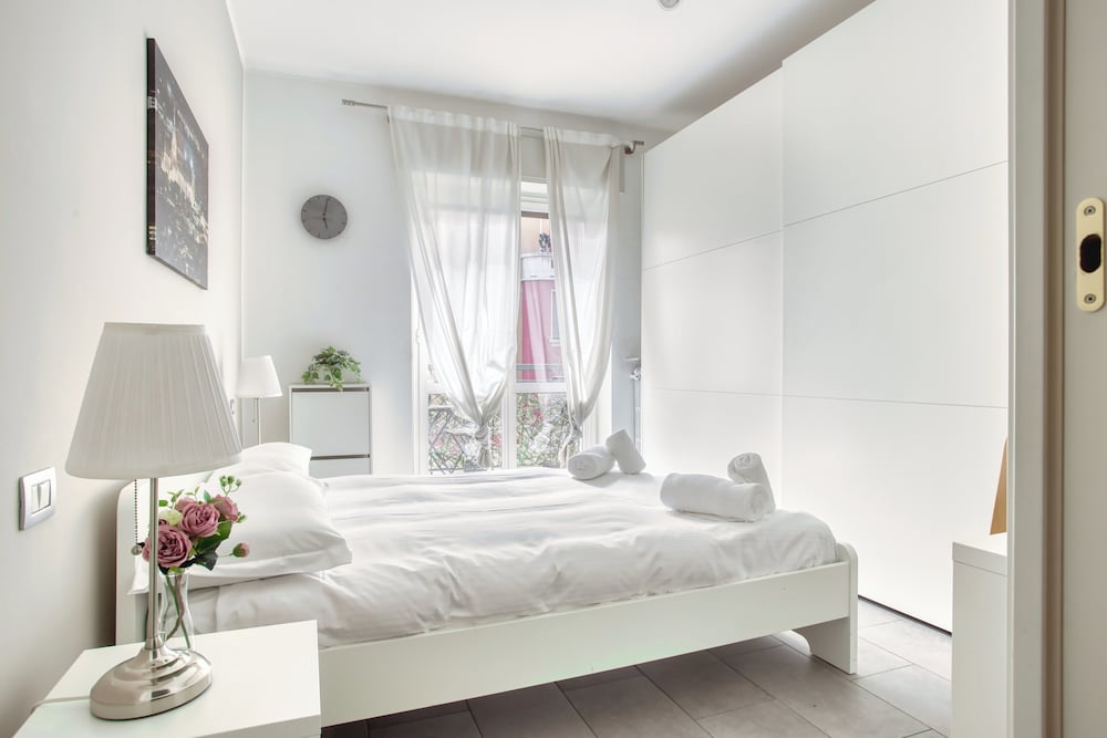 Bright 3BR flat near Park