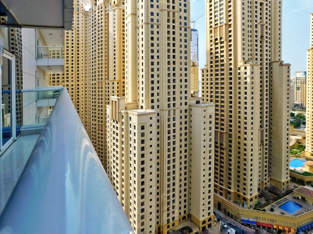 Luton Vacation Homes Continental Tower