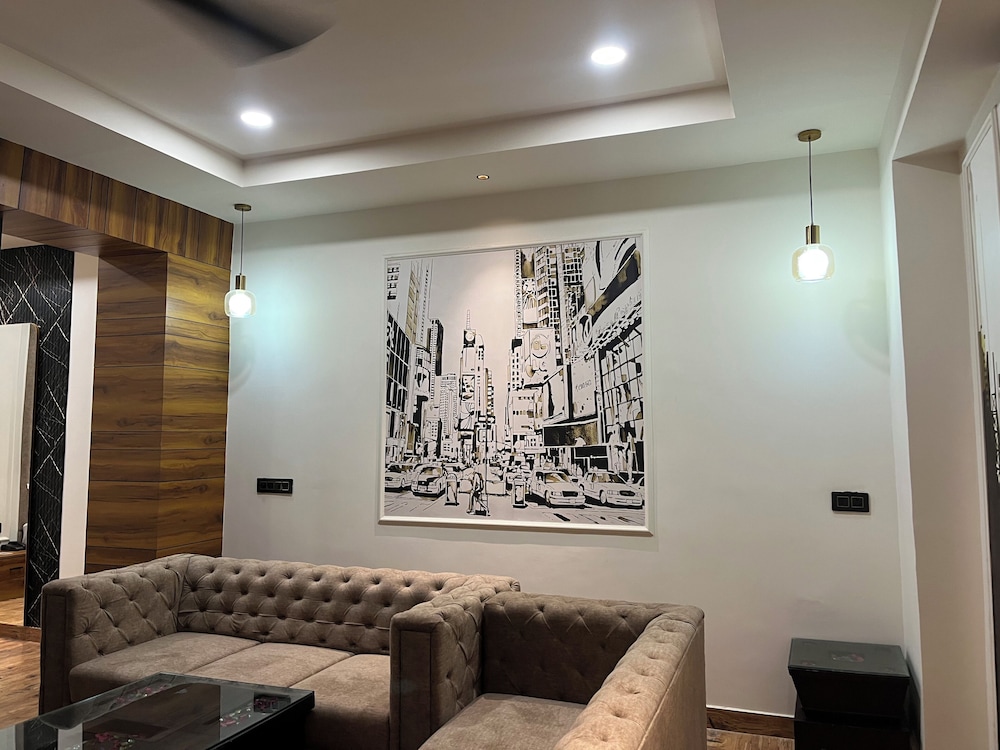 RED LEAF HOTELS