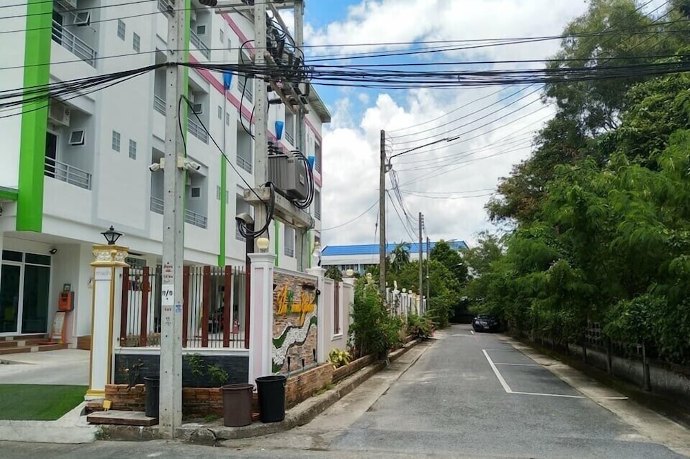 The Linux Garden Hotel