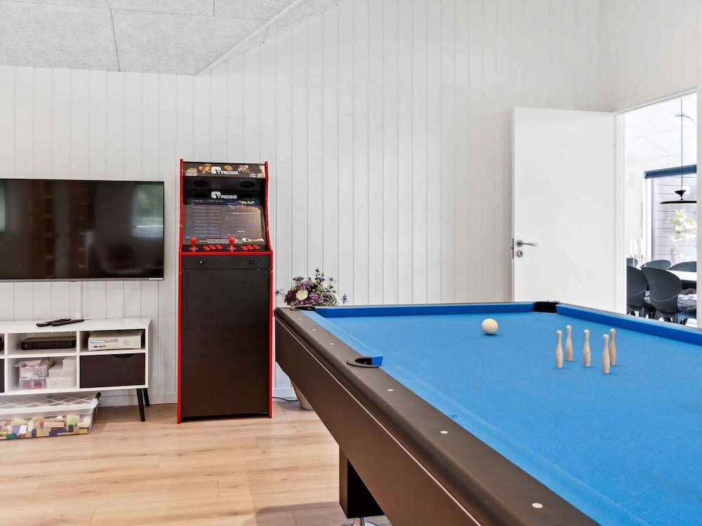 5 Star Holiday Home in Dronningmolle