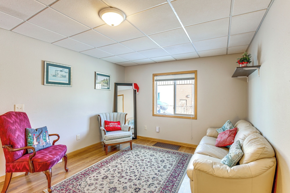 1 Mi to Downtown: Welcoming Winona Duplex