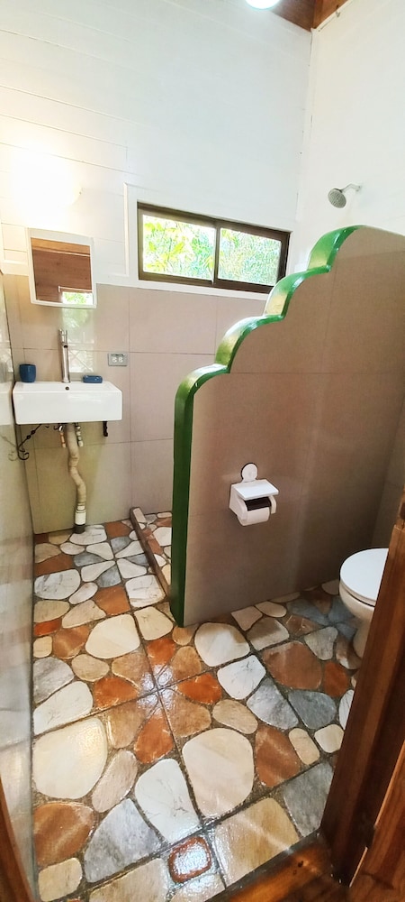 Cabinas Costa Tropicana