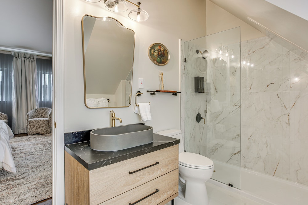 Luxe Atlantic City Stay: Walk to Beach & Boardwalk