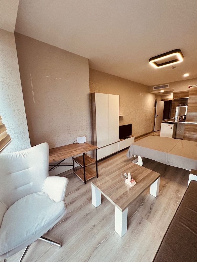 MODERN APARTMENT