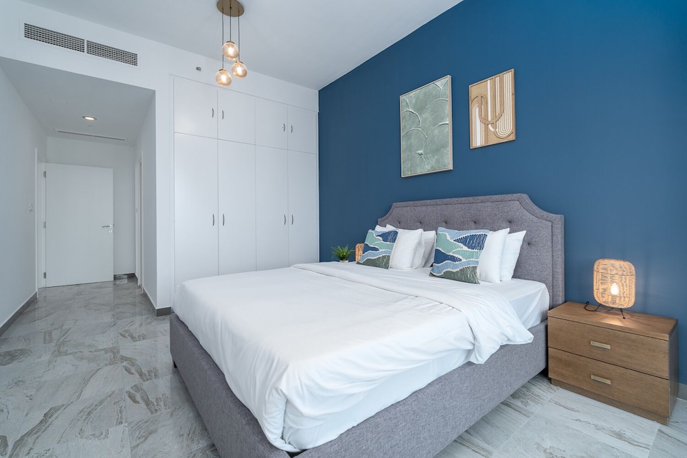 Dubai Marina - Stunning Huge 4 Bedroom Apts Near JBR - Gym - Pool - Parking by Sojo Stay