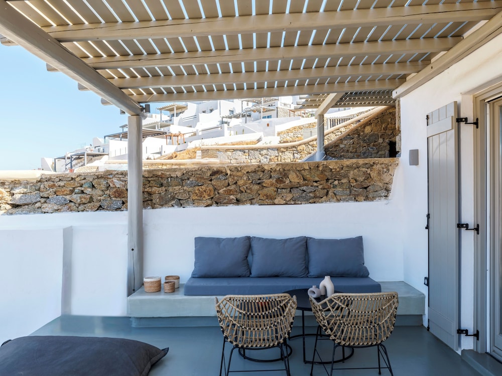 Mykonist Merchia Beach Villas & Suites