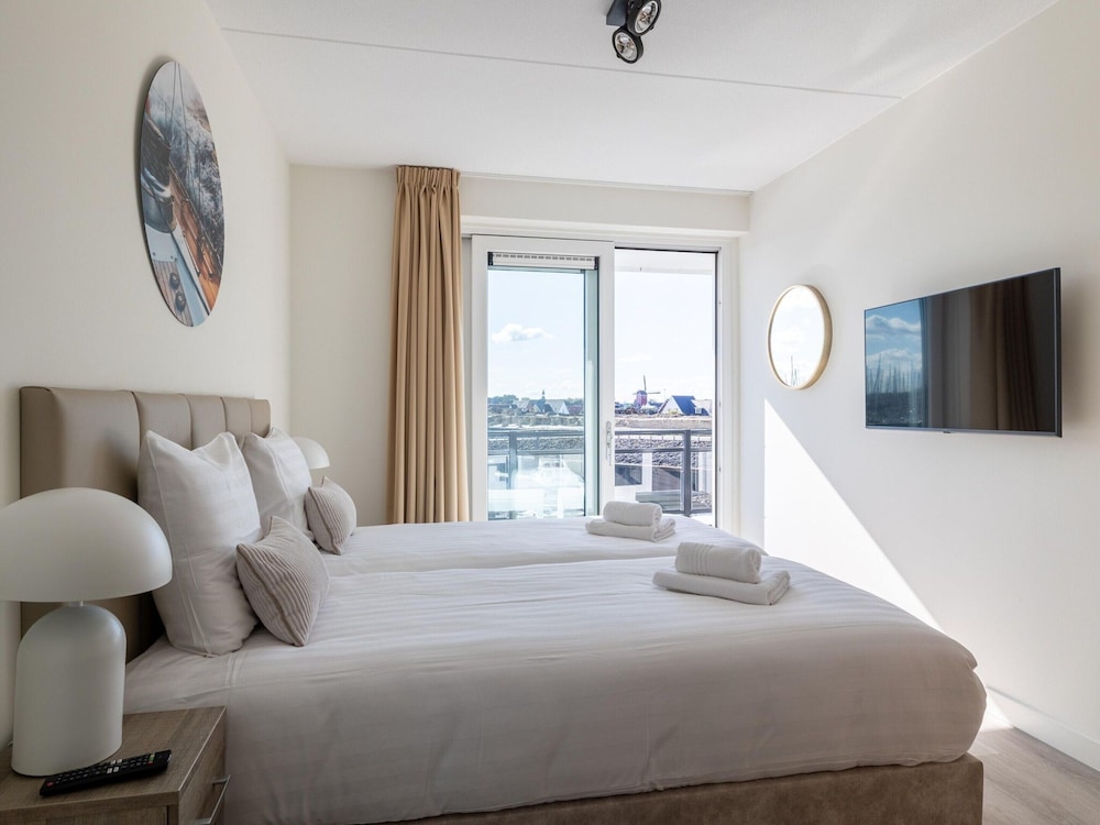 Apartment in Sint-annaland by the Harbor