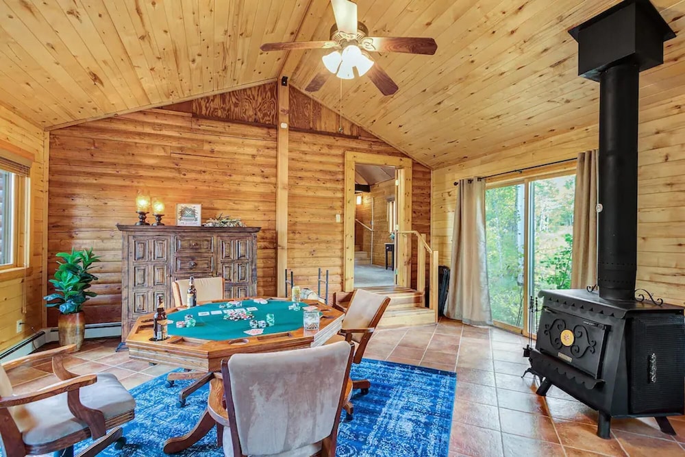 Mountain Lakehouse Cabin on 5 Acres Hottub Pool Table Garage EV Charger view 5