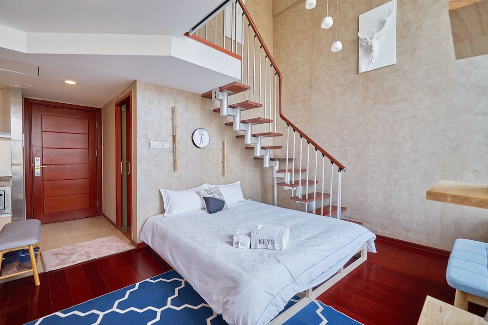 Summer Flower Apartment