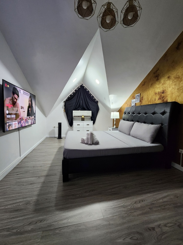 Kandi Suites 2BR with private Jacuzzi