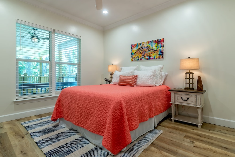 At Last - 1011 Marquette Pl 4 Bedroom Home by RedAwning view 4