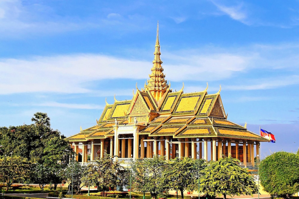 SKY HOTEL Central Phnom Penh - Rooms & Apartments