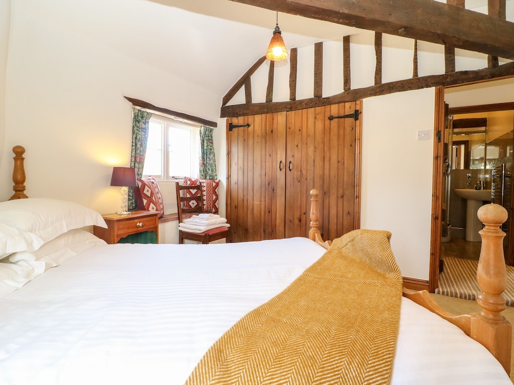 Elmhurst Cottage view 4