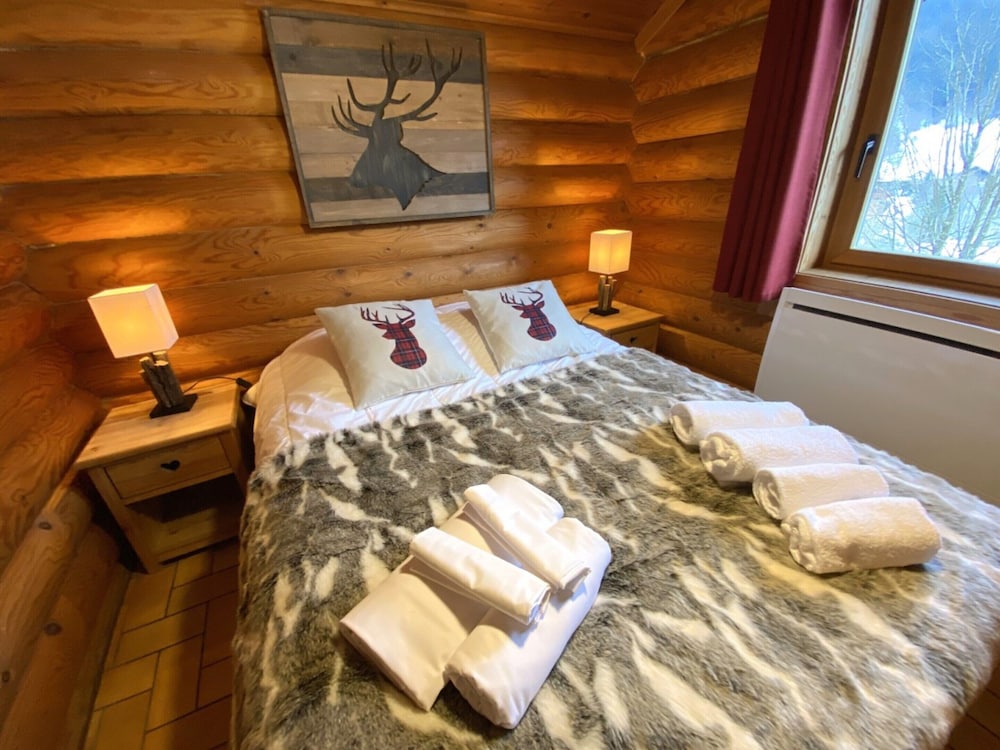 Chalet in La Bresse With Hot Tub & Mountain Views