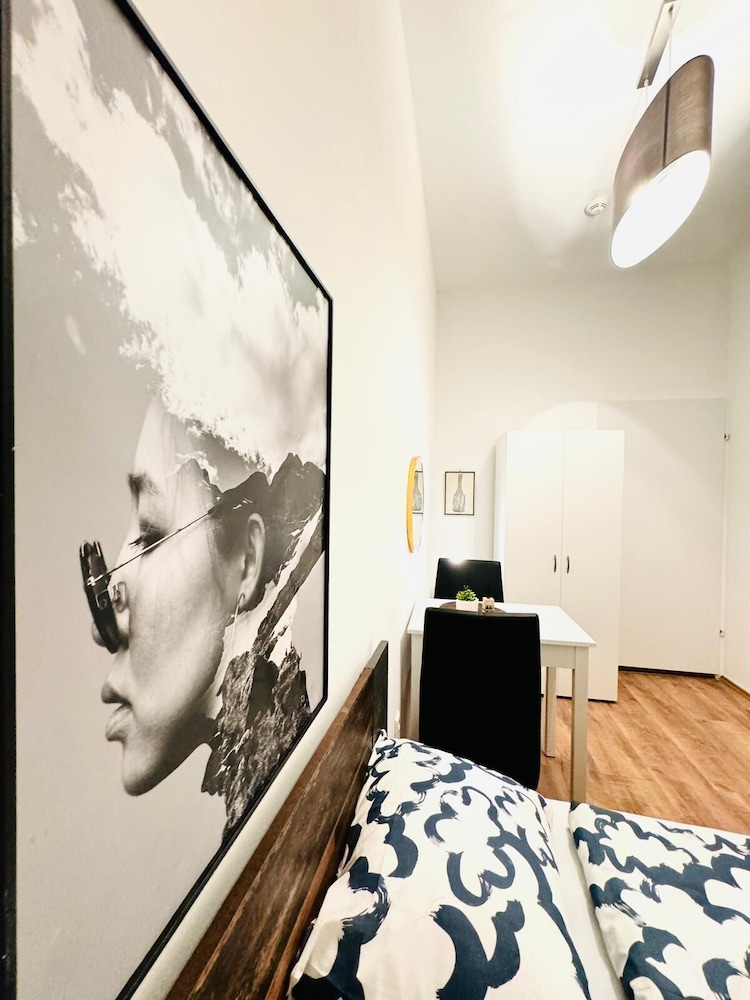 5BR Apt For 10 Walk to Kaufpark Alterlaa