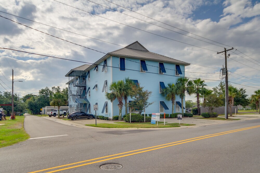 'cloud 9 on the Gulf', 1 Mi to Beach: Pet Friendly view 5