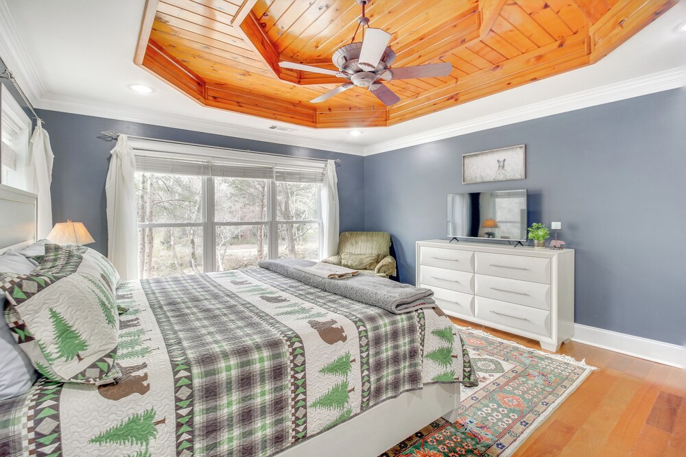 Game Room & Fire Pit: Riverfront Home in Ellijay!