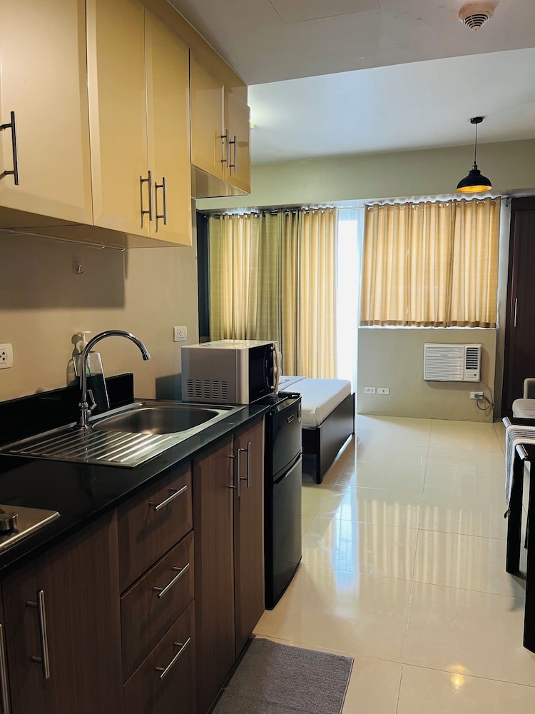 One Palm Tree Villas