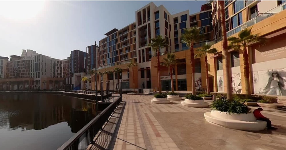 Chic 1BR Iris Amber Al Jaddaf