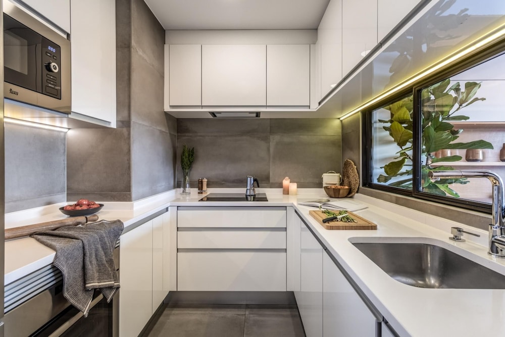 Monda - 2 Bedrooms and Terrace in Goya