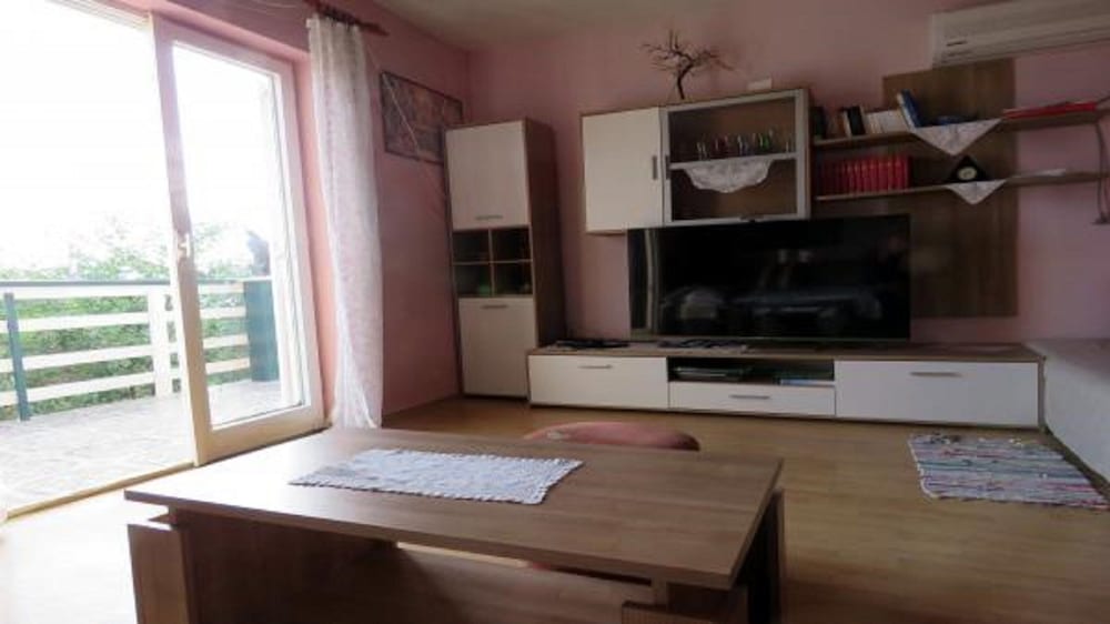 Serene Barbat Escape With Just Minutes From the Beach