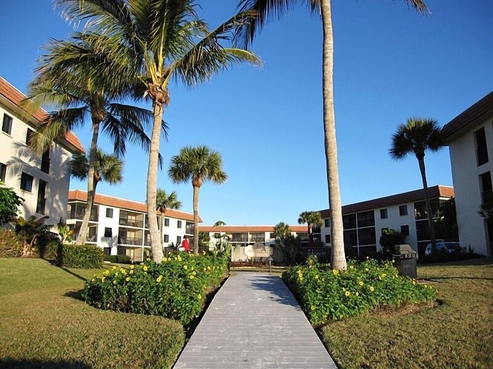 Sandalfoot Beachfront Condominium, photo 25
