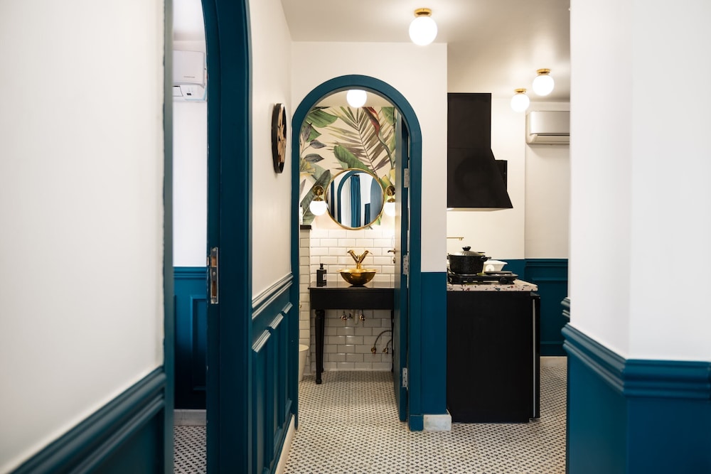 The Neat Nostalgic 2bdr Apt. @ Cairo's Downtown