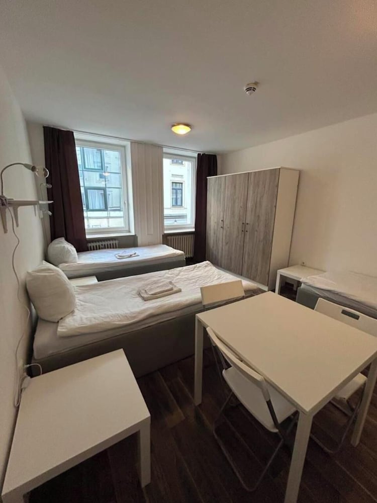 2-Rent Group Hostel Apartments SEN14
