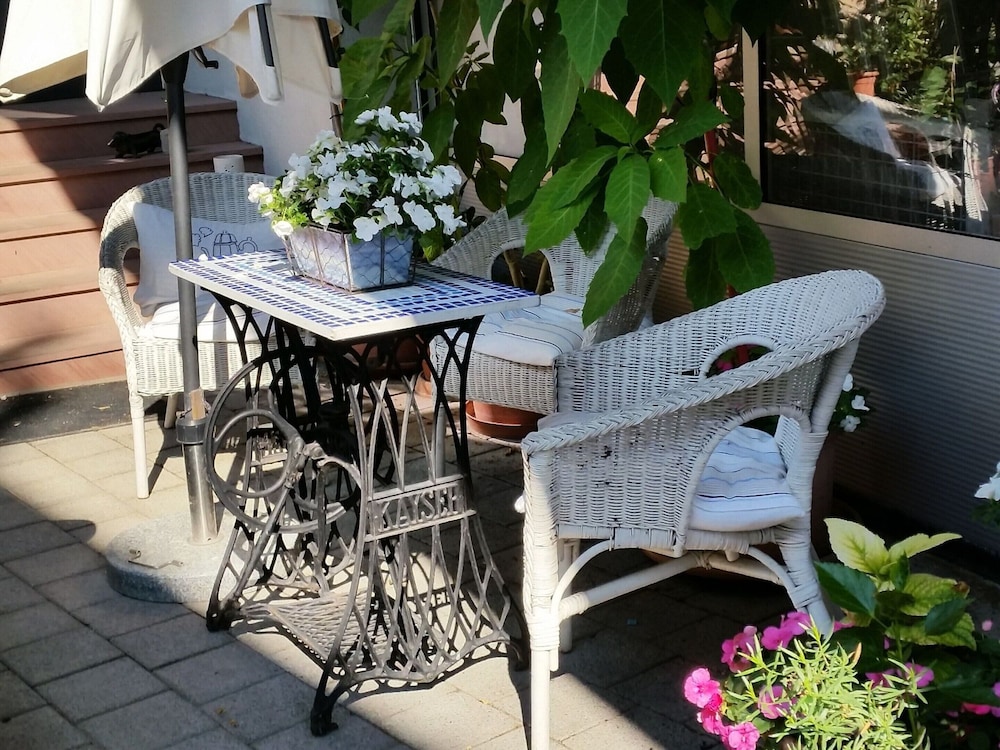 Holiday Apartment Monet in Oberrotweil