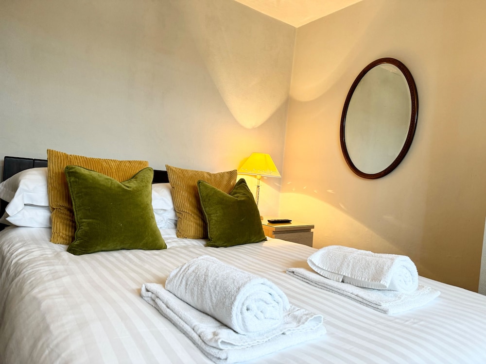 Old Locksmith Cottage Sleeps 6 - Pets Welcome