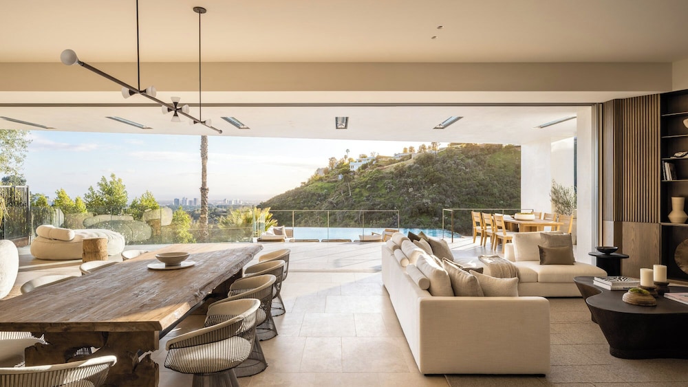 Stradella Mansion - Epitome of Luxury Living in This Breathtaking Bel Air Estate