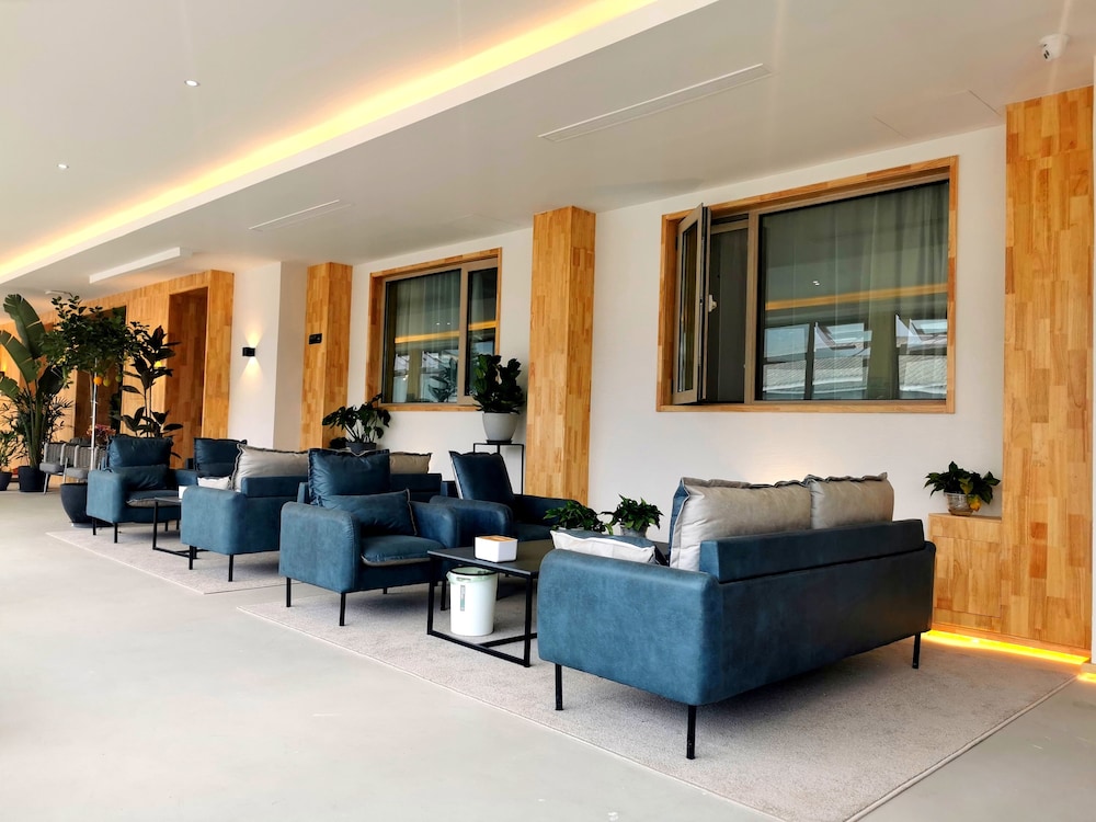 VINAWHISPER Boutique Hotel