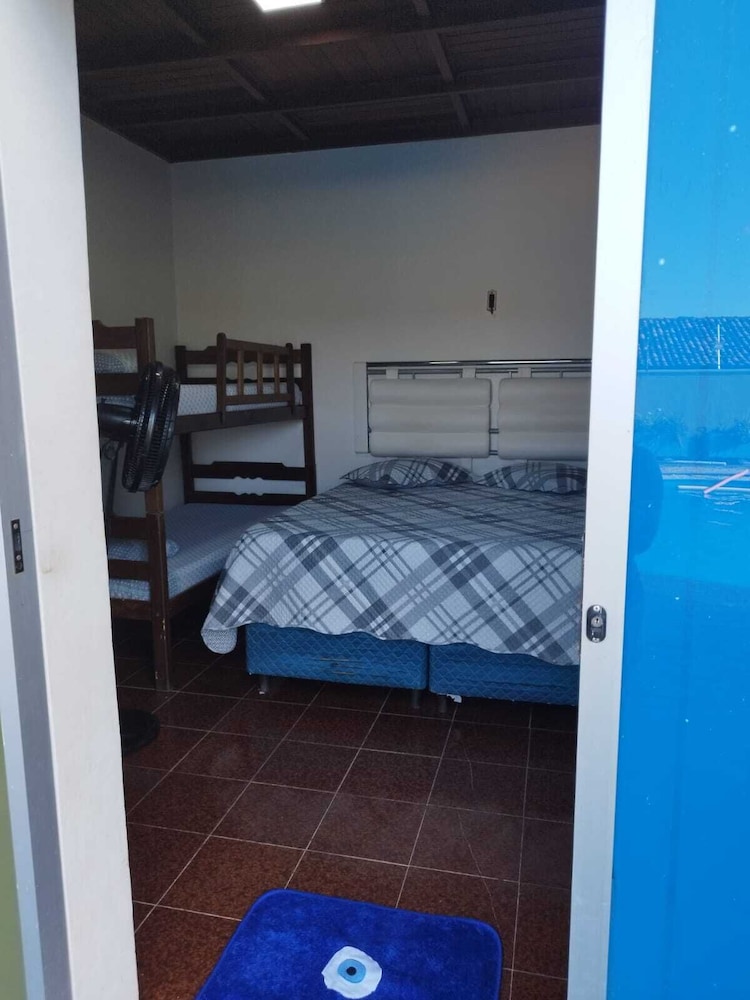 Casa com Piscina 50000 lts Área Gourmet