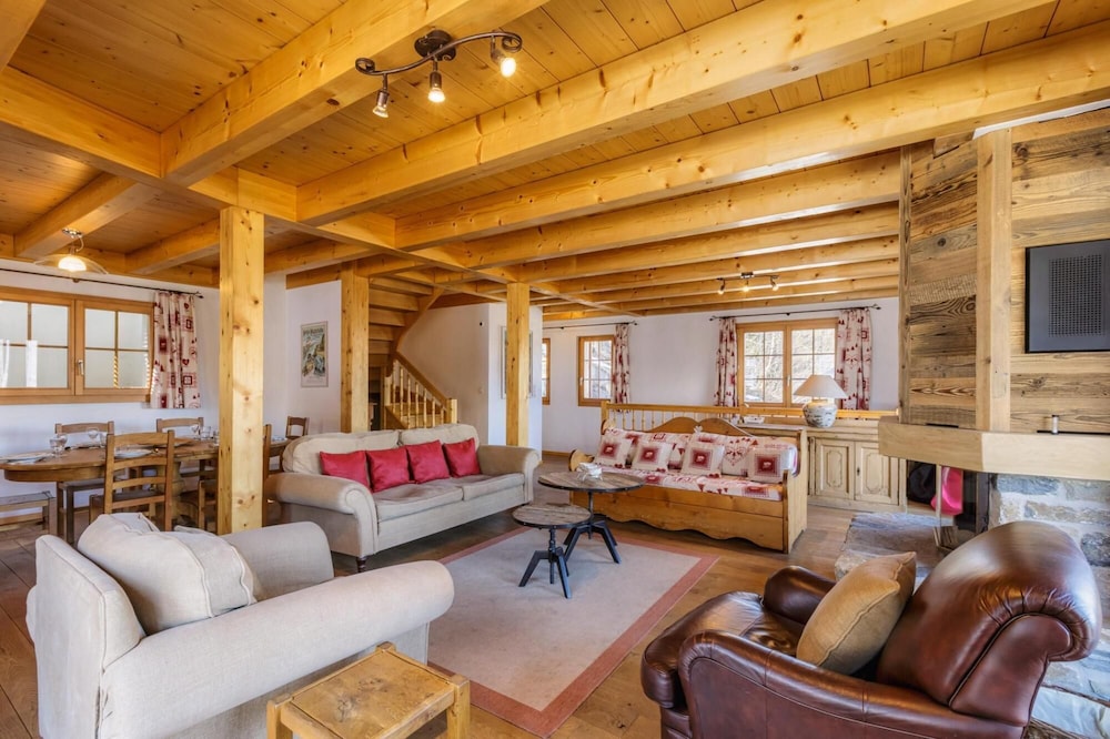 Chalet Coucou - Luxury 10 pax Chalet With Incredible Views Garage