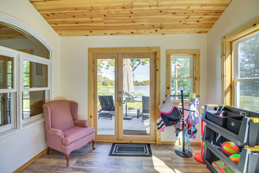 'long Lake Lodge' w/ Watercrafts & Fire Pits