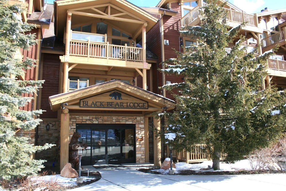 Black Bear Lodge KBM Resorts Walk to Slopes and Restaurants, Hot Tub, Elevator Access 2 Units, 4 Bedrooms BBL Ml-2744