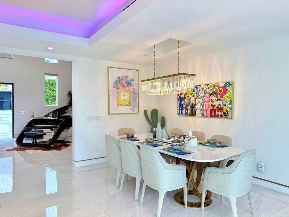 @ Marbella Lane - Enchanted Garden & Pool Hideaway