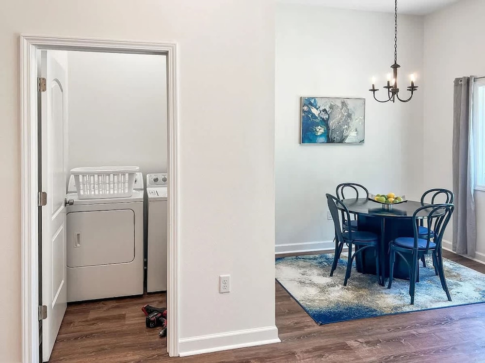 Charming Back House Min From Shopping Beaches