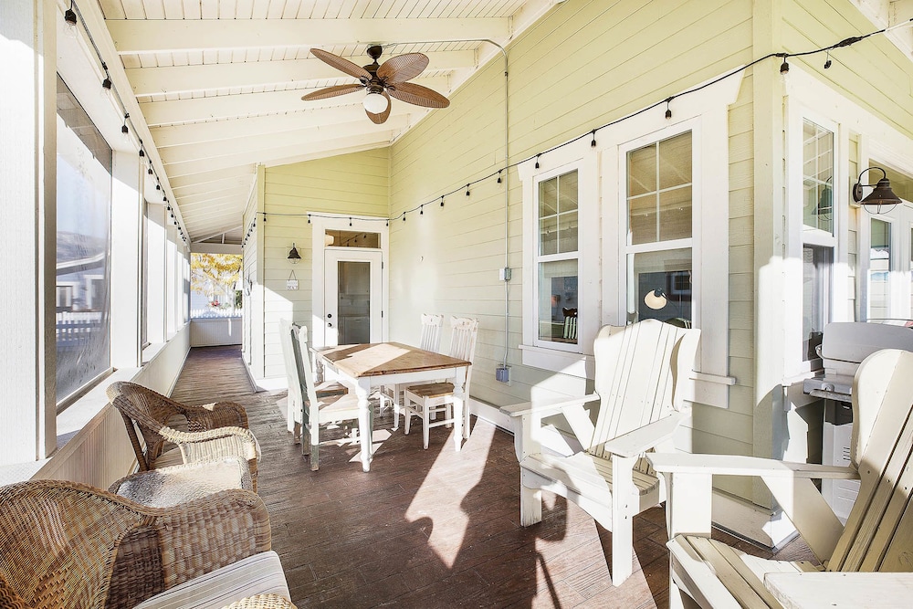 Veranda Beach Cottages view 3