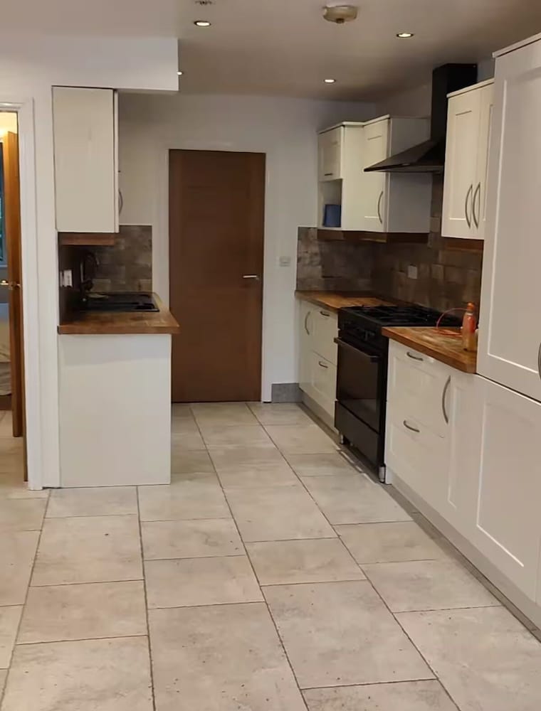 4 Guests - Bbq - Parking - Garden