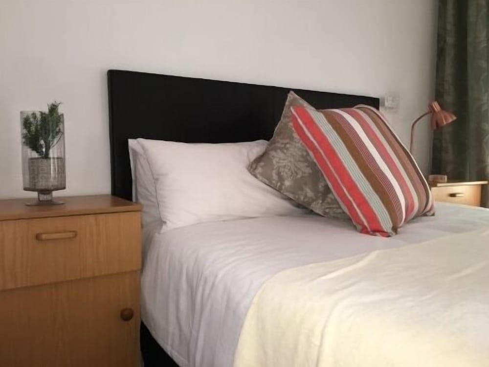 Cura Lodge
