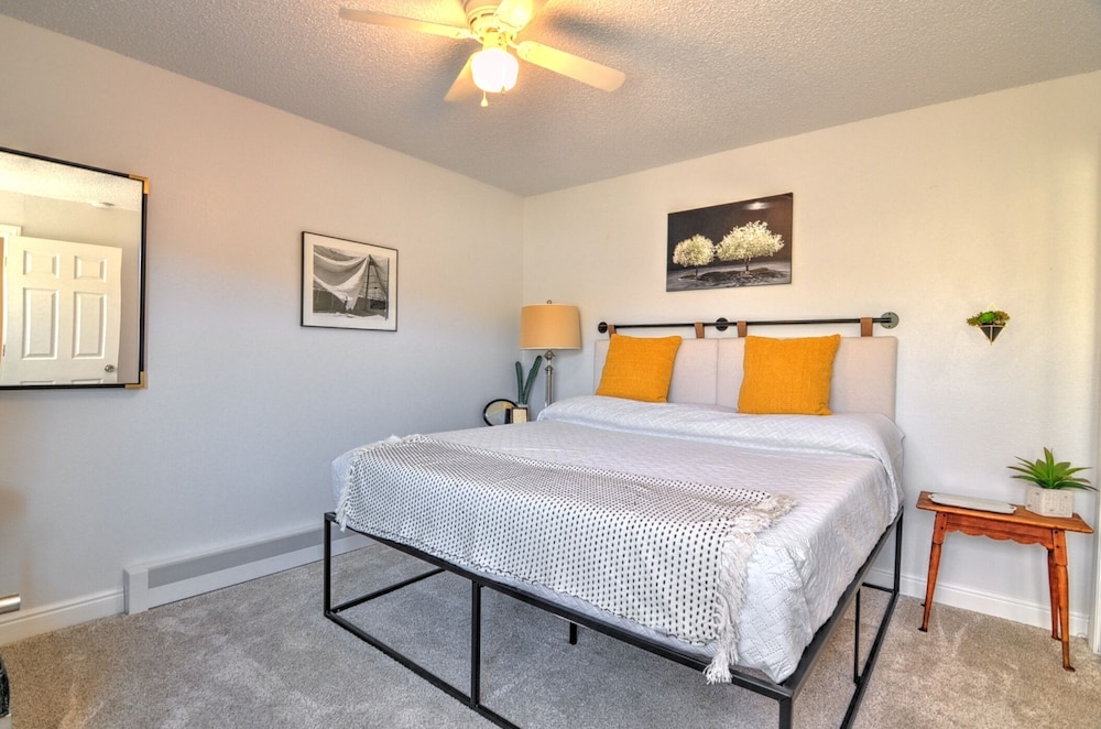 Fairway Desert Vista-valley Views Next To Golf 3 Bedroom Home